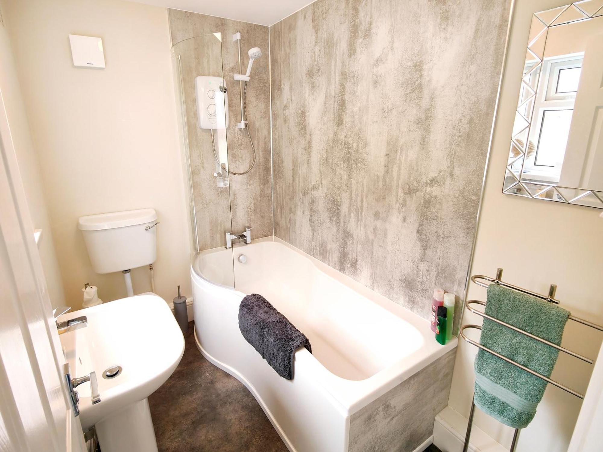 Douglas House, Near Hospital, Attractive And Comfy 2 Bedroom House With Enclosed Yard To Rear Carlisle  Exterior photo