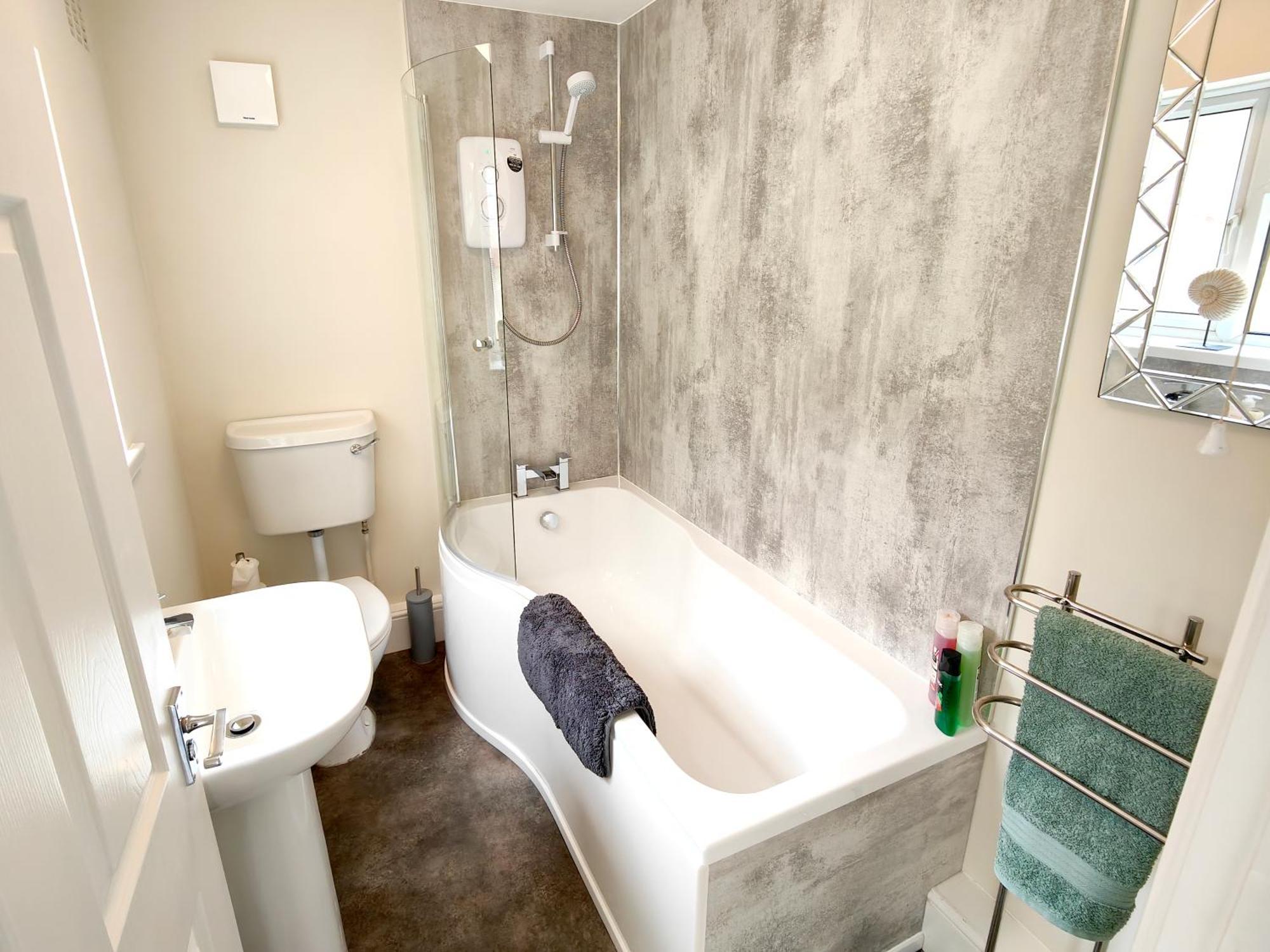 Douglas House, Near Hospital, Attractive And Comfy 2 Bedroom House With Enclosed Yard To Rear Carlisle  Exterior photo